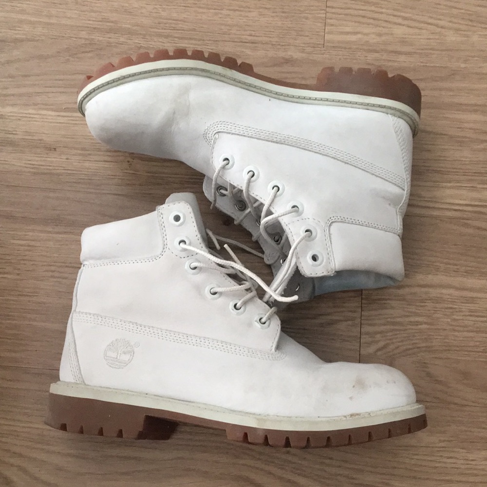White Timberlands - Picture 2 of 5